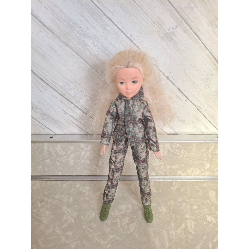 Paradise Kids 2011 Fashion Doll Blonde Hair Camouflage Clothes Hunter Camo